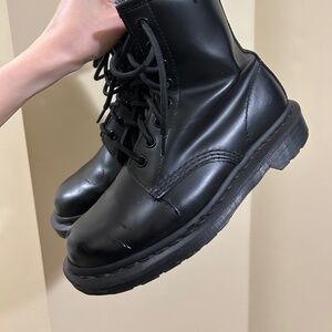 Dr martens all black
